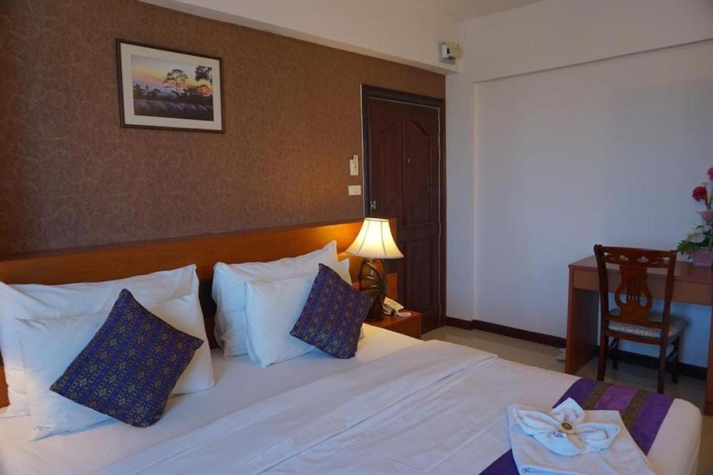 Sirimathani Hotel Лей Экстерьер фото
